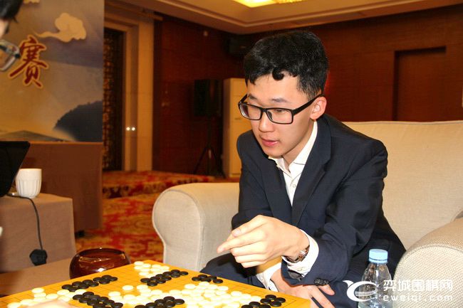 威孚房开杯范胤3/4子小胜张涛 首次夺得杯赛冠军